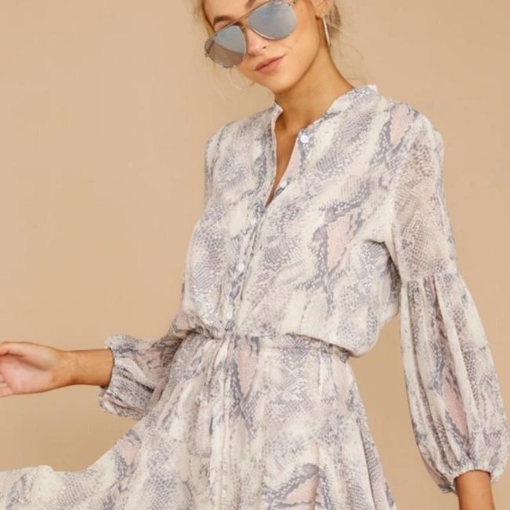 Olivaceous Vici dress bubble sleeves Size Small